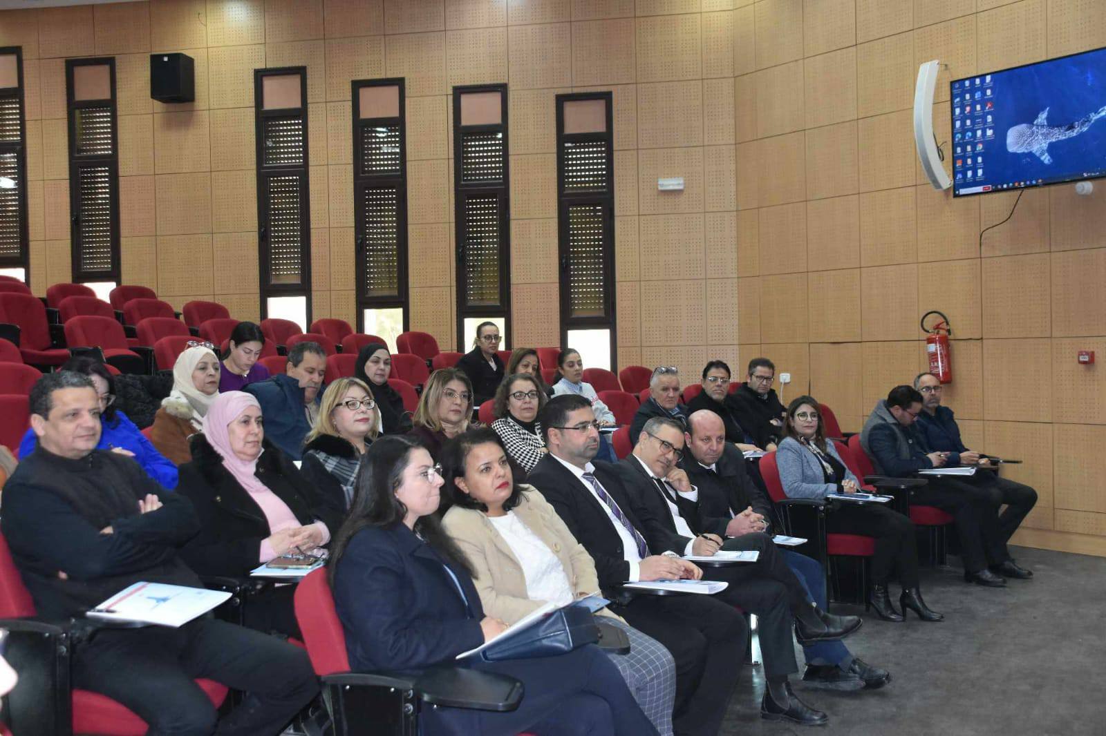 حفل إسناد شهادة التصديق على الدرس التكويني “التصرف التقديري في المهن والكفاءات البلدية”2